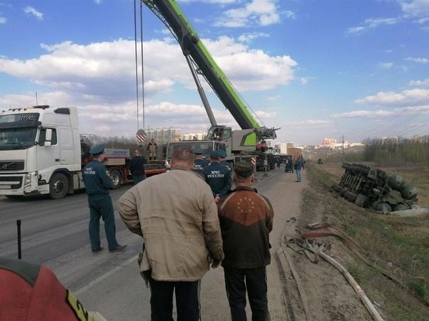 Военнослужащий, который, по всей видимости, в состоянии алкогольного опьянения, опрокинул зенитно-ракетный комплекс С-400 в Тульской области.