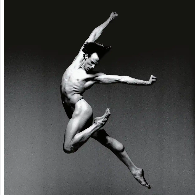 Танцевальная карьера Эдварда Уотсона: почему его тело деформировалось и растягивалось за пределы традиционно балетных форм