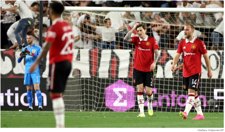 Тренер "Манчестер Юнайтед" поражен после очередного краха команды.