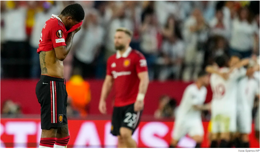 Тренер "Манчестер Юнайтед" поражен после очередного краха команды.