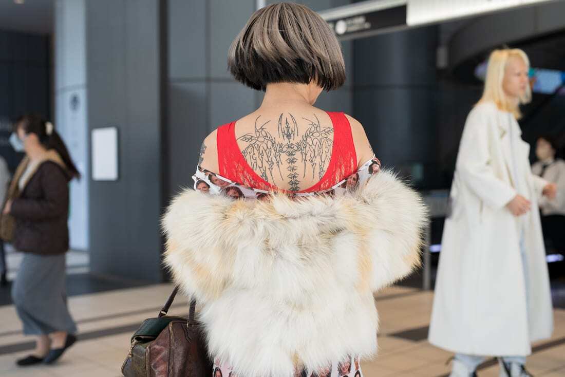 'Японская мода такая свободная': Лучший уличный стиль на Неделе моды в Токио