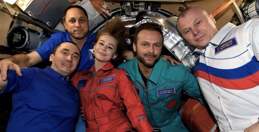 Первый полнометражный фильм, снятый в космосе - "Вызов"