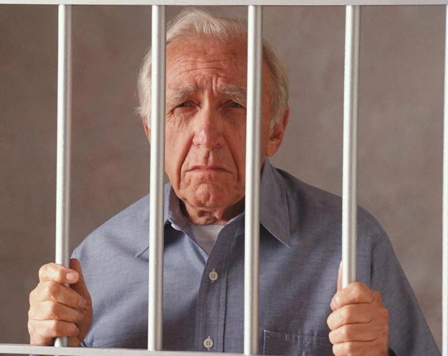 На преступление ради еды? Почему в России растет число преступников среди пожилых граждан и пенсионеров