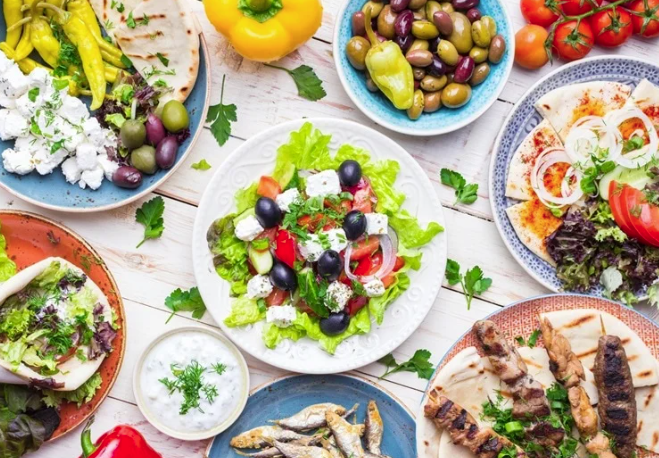 Исследование показало отсутствие значительной когнитивной пользы от соблюдения средиземноморской диеты независимо от количества потребляемых калорий