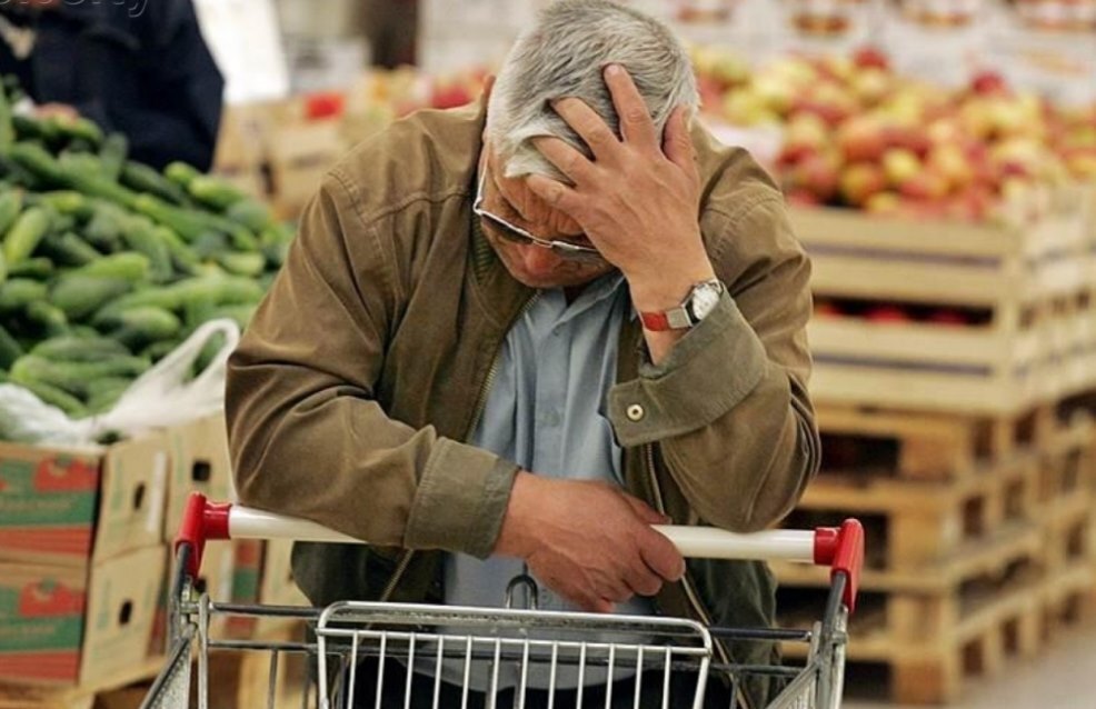 Парадоксы российской экономики или все-таки обман? Инфляция снижается, спрос падает, а цены все равно продолжают расти