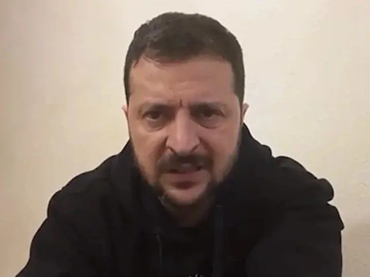 Наши медики по видео определили - чем болен Зеленский. Пожелаем ему скорейшего "выздоровления"?