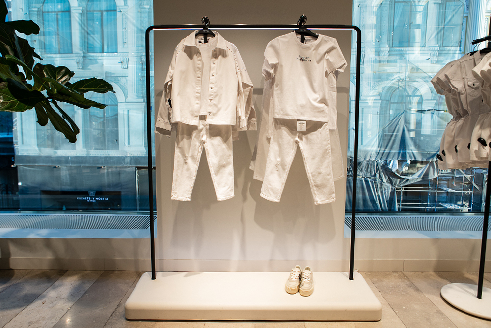 Одеваться стильно можно, но это не так просто, как раньше. Что думают дизайнеры и новые клиенты о новой коллекции Maag?