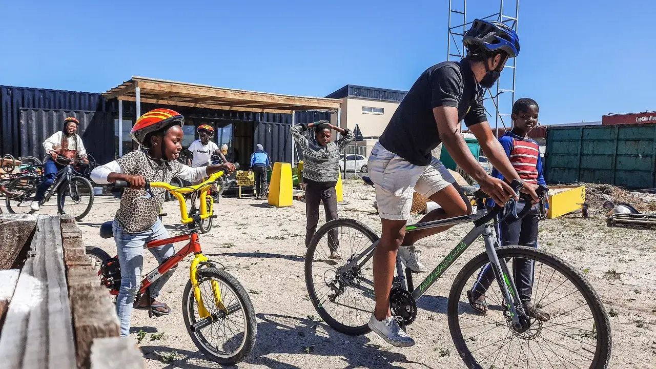 Велосипедный мэр торгует двухколесной революцией в Кейптауне