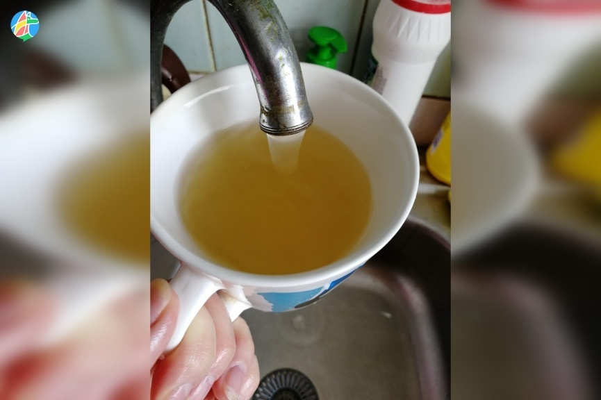 "Чистая" вода бежит из крана, а что делать жителям?