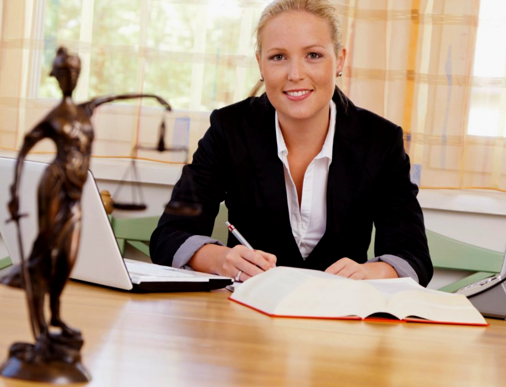 Личный бренд юриста через СМИ: пошаговый план действий для увеличения узнаваемости и продаж