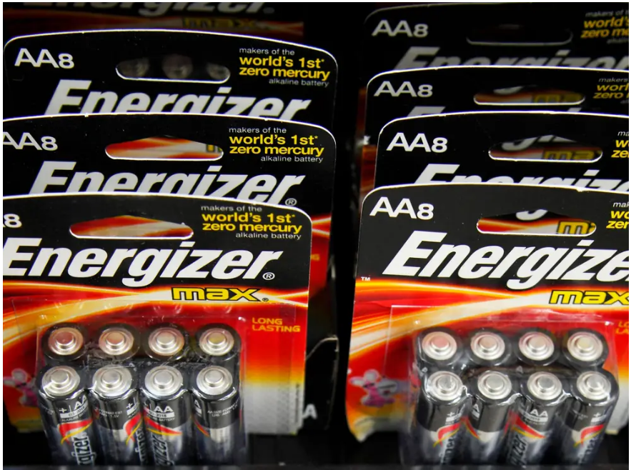 Согласно трем новым искам, Walmart обвиняется в установлении цен на батареи в других розничных сетях путем оказания давления на Energizer.