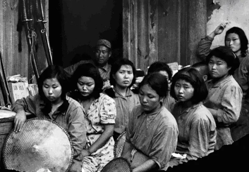 "Шлюхи для Запада" - плата за поддержание военного присутствия США