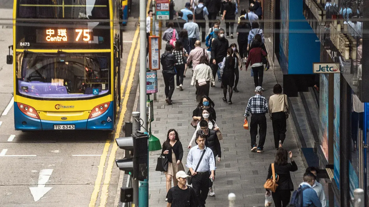 В одном из самых дорогих городов мира минимальная заработная плата повышена ... на 32 цента