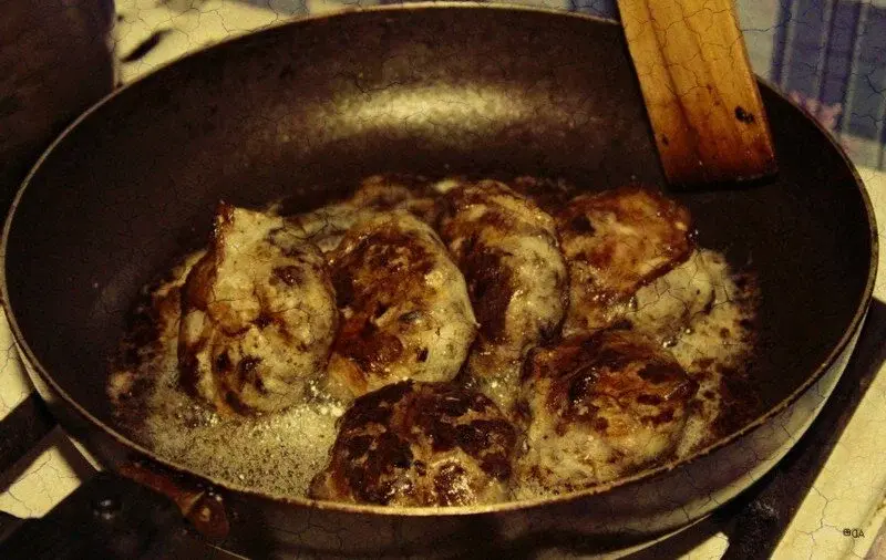 Назад в СССР: Самые необычные и далеко не самые приятные блюда, которые готовили в СССР. А вы бы рискнули их попробовать? Опрос