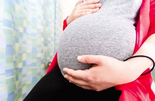 Клинический обзор выявил негативные последствия перинатального употребления каннабиса для беременности и грудного вскармливания