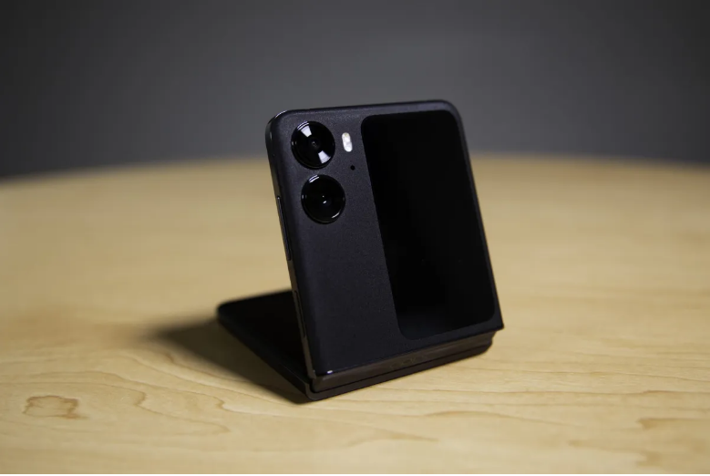 Первый складной смартфон Oppo впечатляет продуманным дизайном:Oppo Find N2 Flip