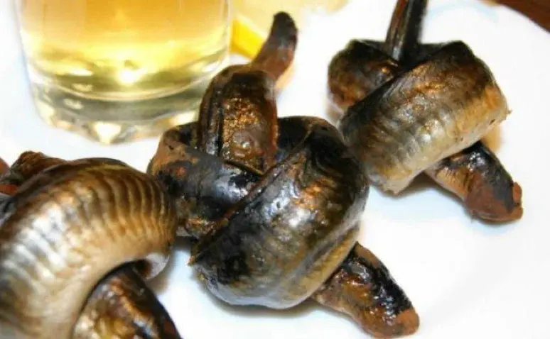 Назад в СССР: Самые необычные и далеко не самые приятные блюда, которые готовили в СССР. А вы бы рискнули их попробовать? Опрос