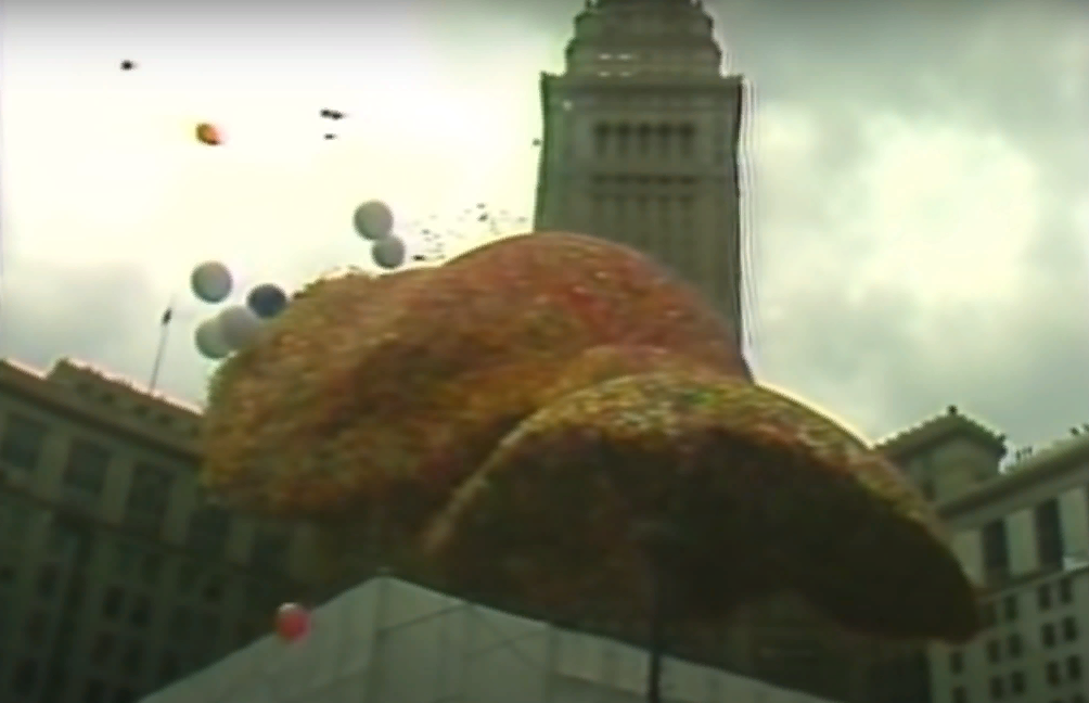 "Более 1,4 миллиона шаров и непредвиденные последствия: Интересные факты о фестивале Balloonfest '86 в Кливленде, штат Огайо"