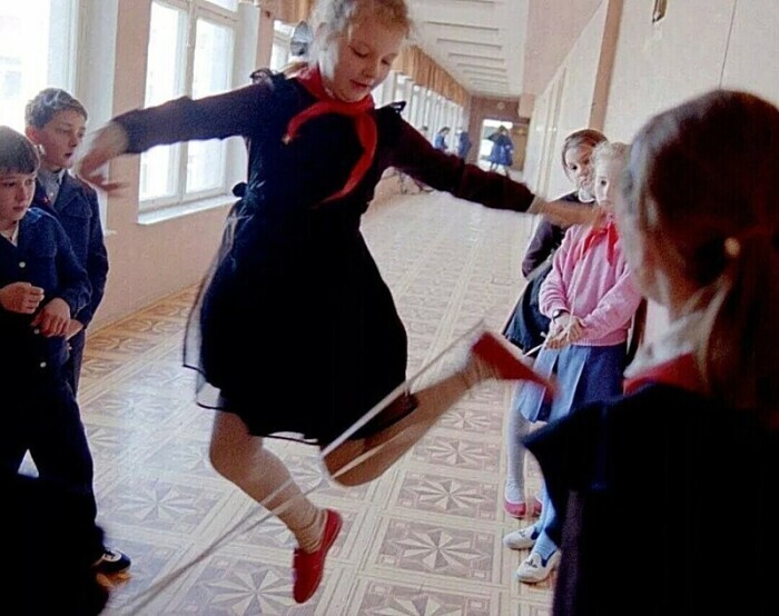 Перемены в школах СССР: чем занимались школьники во время перерывов? Интересные факты из прошлого. Опрос