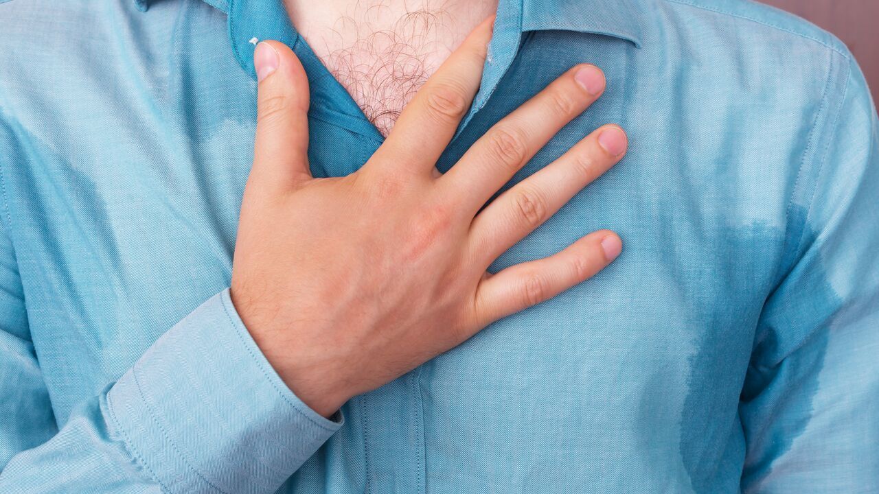 Повышенная потливость: в чём причины и что делать?