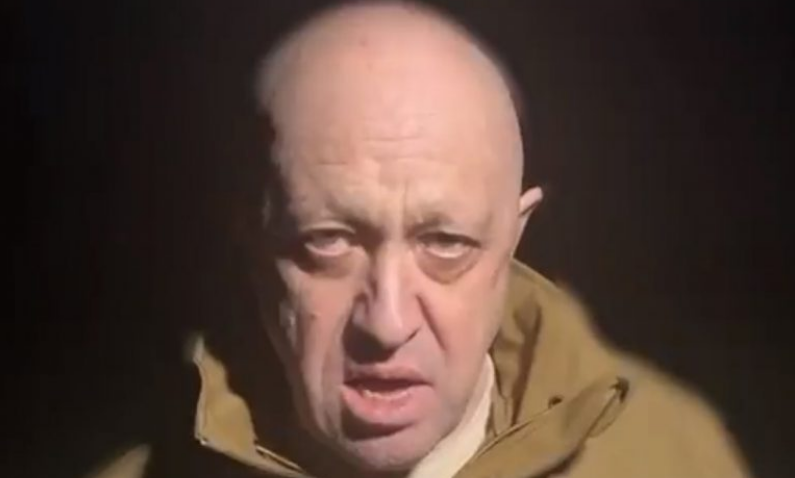 Вагнер: Уходит из Бахамута - Пригожин проклинает военное командование перед трупами своих бойцов