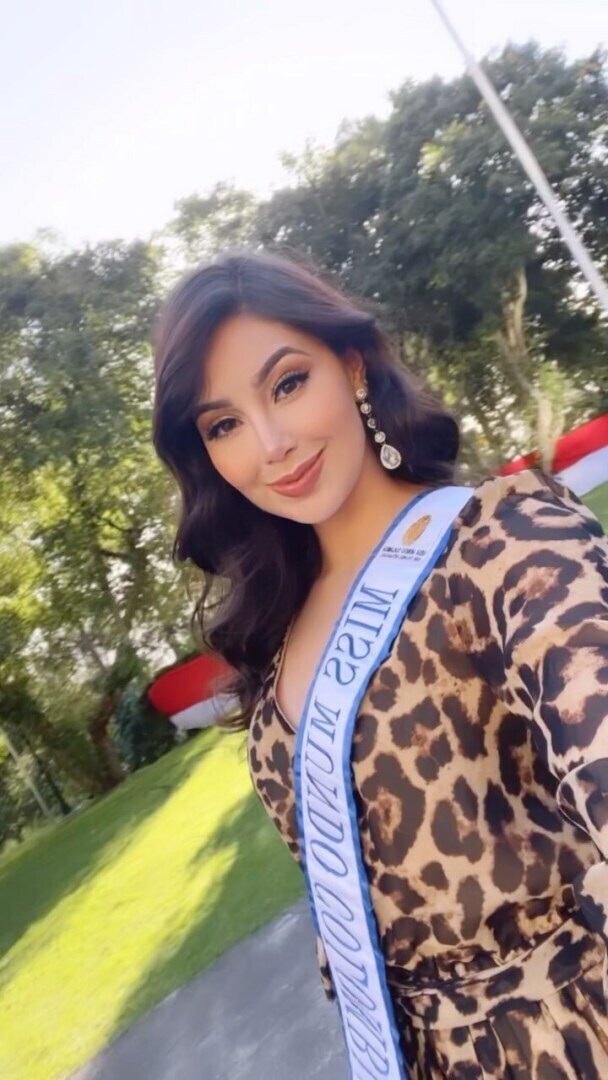 Андреа Агилера (красивые девушки и женщины)