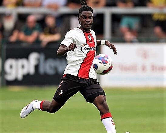 Футбол: "Челси" нацеливается на бельгийскую звезду: "Синие" начали переговоры о покупке Ромео Лавиа из "Саутгемптона"