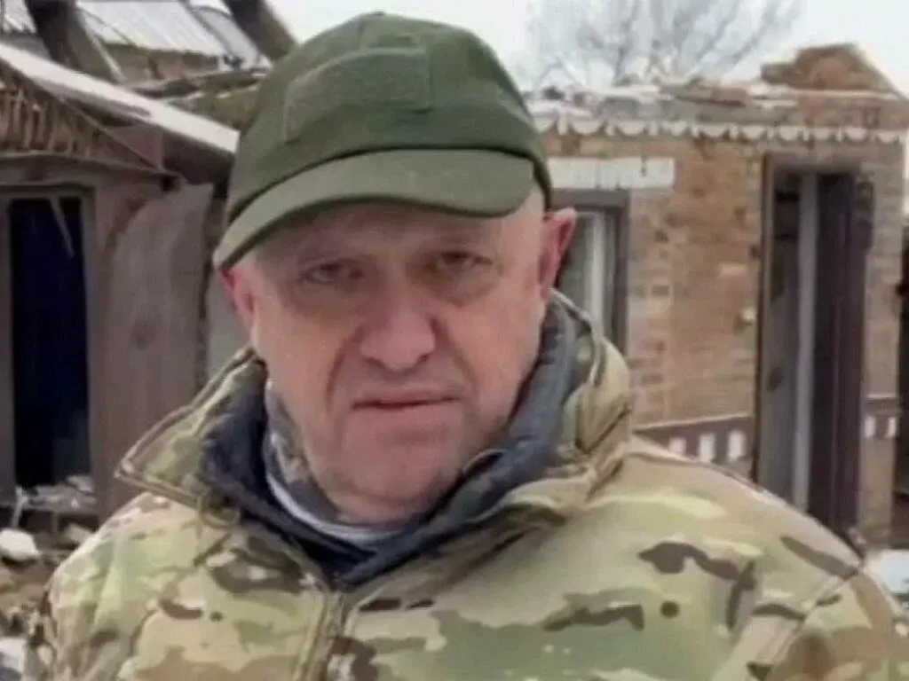 «Готовы съехать с темы, готовы расцеловать противника?»:это позор-Евгений Пригожин смело раскрыл всю правду про позицию элиты. Согласны с его мнением?