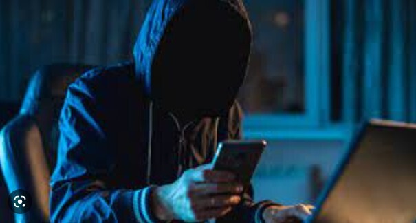 Россиянам объяснили, как мошенники могут украсть деньги без данных карты