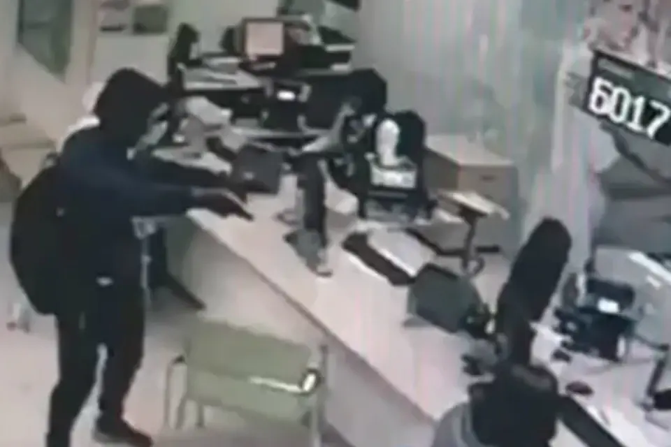 Житель Лас-Вегаса приговорен к более чем 11 годам тюрьмы за ограбление банка