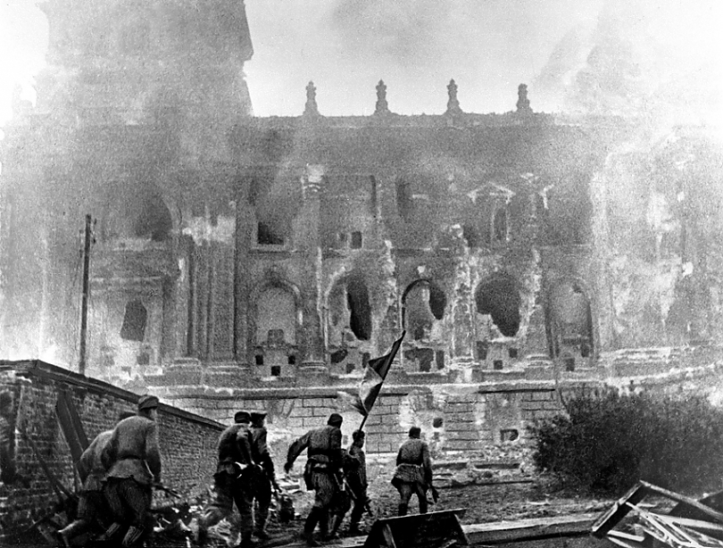 Нас объединяет Знамя Победы.