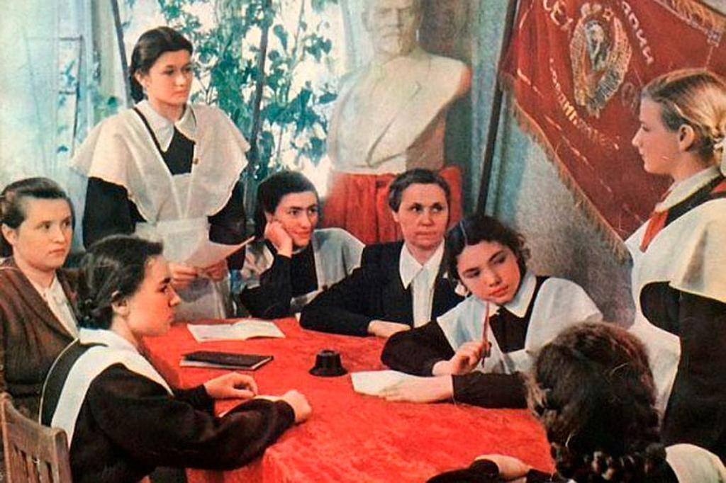 Коротко о главном. К чему привело падение патриотического воспитания в стране. Как прививали патриотическое воспитание в Советском Союзе.