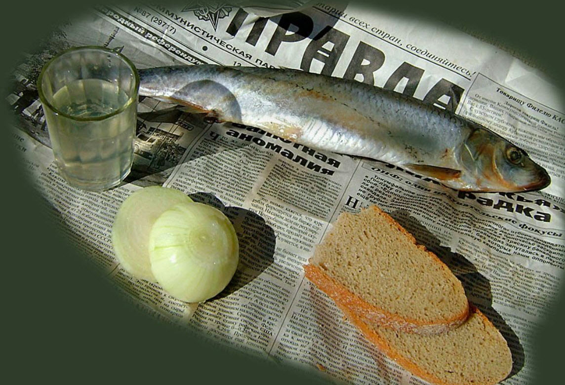 Почему в СССР чистили селедку на газете «Правда»