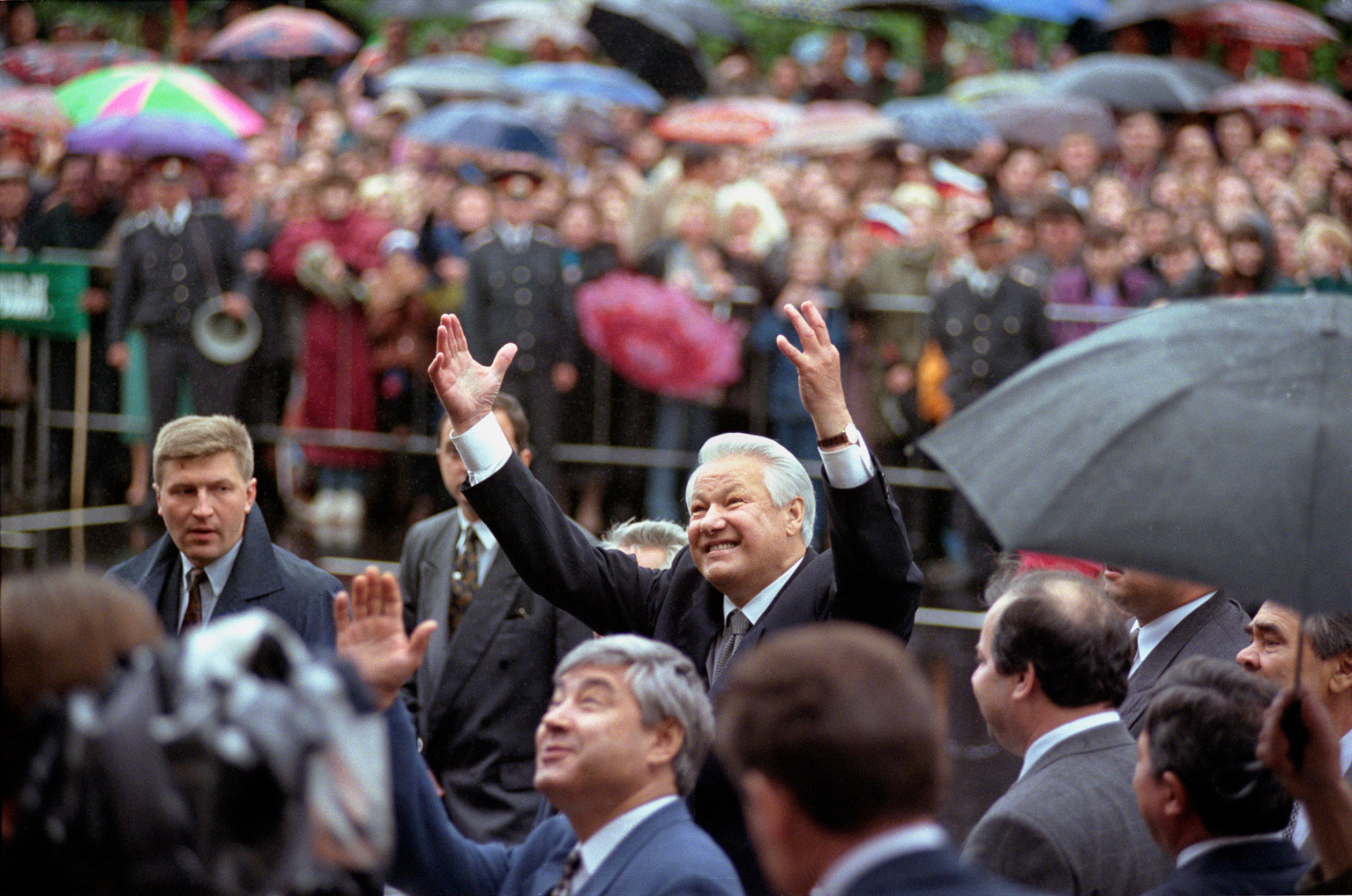 1 мая 1996 год. Ельцин 1992. 90е в России. 90 Россия Ельцин.