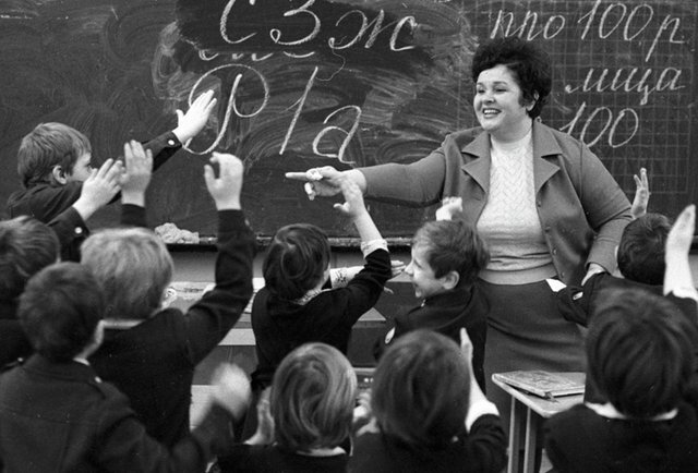 Назад в СССР: великая, могучая страна, где всё на благо народа. Почему некоторые ругают СССР?