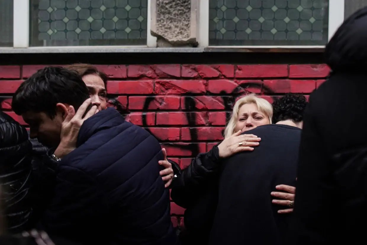 Сербы передали тысячи единиц оружия после массовых расстрелов