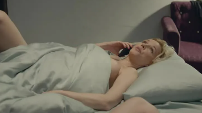 Они пять лет раздеваются на всю страну...! 18+