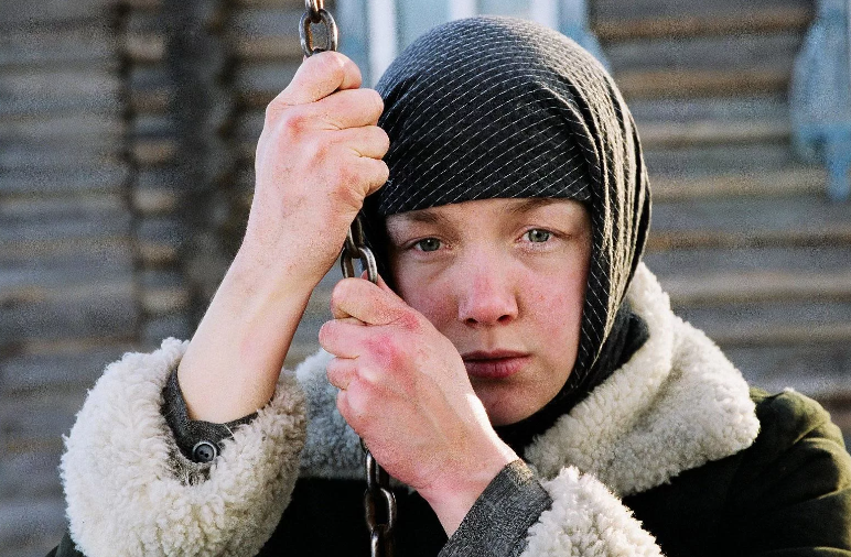 Они пять лет раздеваются на всю страну...! 18+