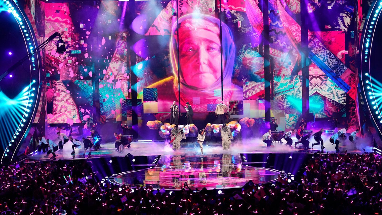 Евровидение: Принцесса Уэльская играет на пианино в неожиданном видео на финале Ливерпуля