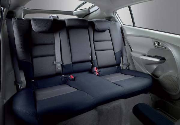 Хонда Инсайт Гибрид 2023-2024 года цена и комплектация.