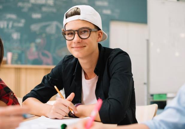 Госдума предлагает дать одинаковые льготы студентам всех отделений вузов