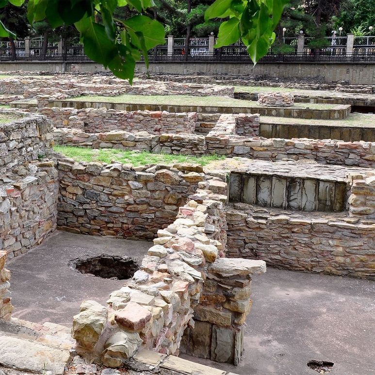 Краснодар и его окрестности славятся множеством живописных мест, которые заслуживают внимания. Если вы ищете место для отдыха, то у вас есть варианты!