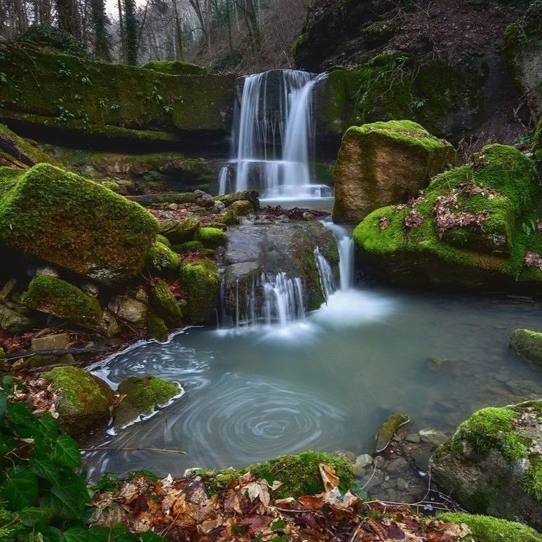 Краснодар и его окрестности славятся множеством живописных мест, которые заслуживают внимания. Если вы ищете место для отдыха, то у вас есть варианты!
