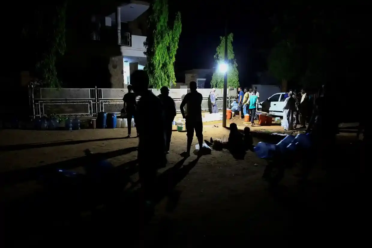 Судан: Сообщения об изнасилованиях женщин в Хартуме вооруженными людьми