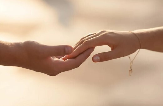 Почему так трудно сказать «Я тебя люблю»? Почему признание в любви делает нас уязвимыми?