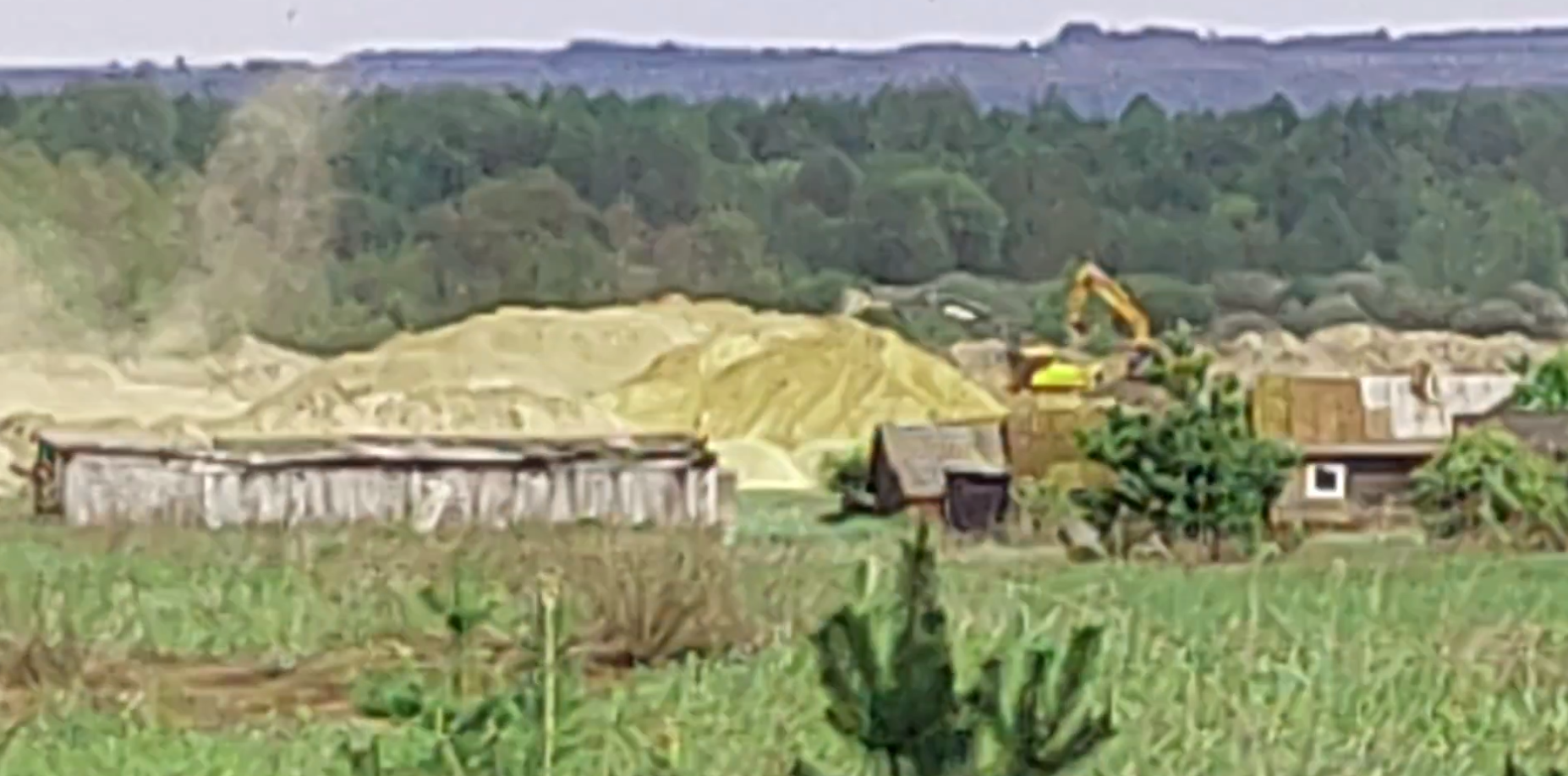 Несмотря на то, что люди задыхаются в прямом смысле, по некоторым источникам ухудшилось качество воды в деревне. Карьер продолжает функционировать