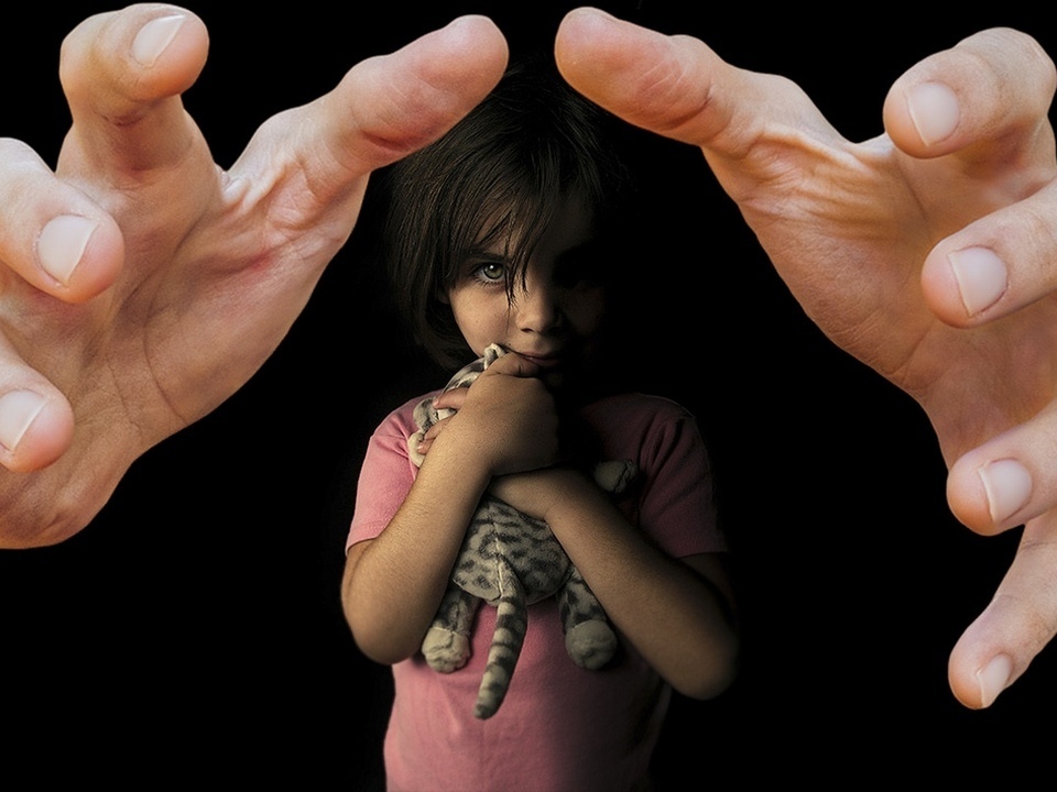 К педофилам и насильникам в Европе относятся снисходительно