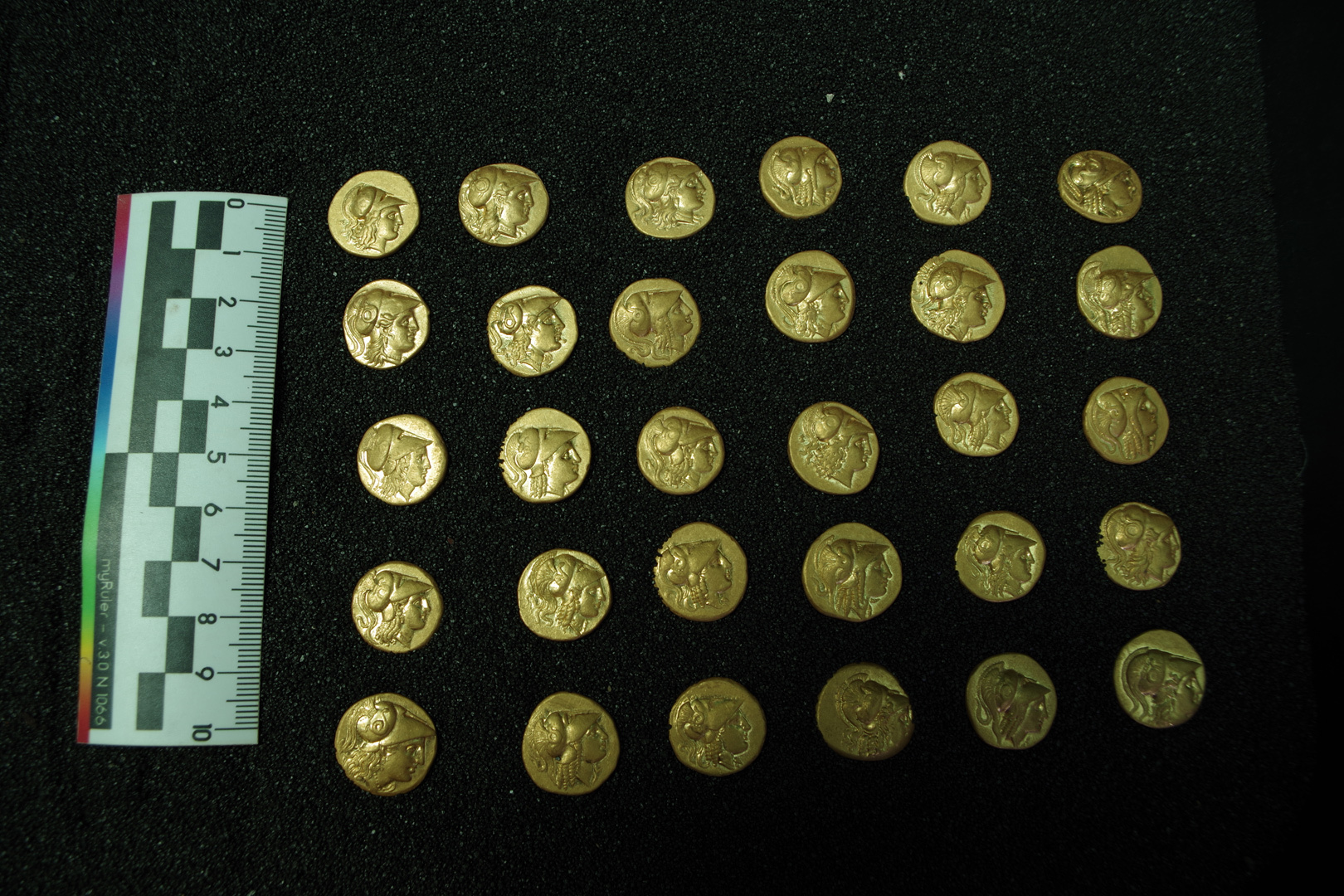 В Крыму нашли клад с золотыми монетами