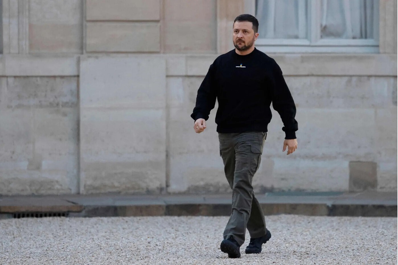 Зеленский отправится в Японию на саммит G7 в поисках оружия и помощи, говорят официальные лица.