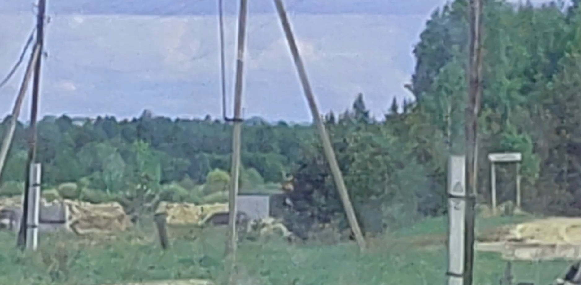 Несмотря на то, что люди задыхаются в прямом смысле, по некоторым источникам ухудшилось качество воды в деревне. Карьер продолжает функционировать